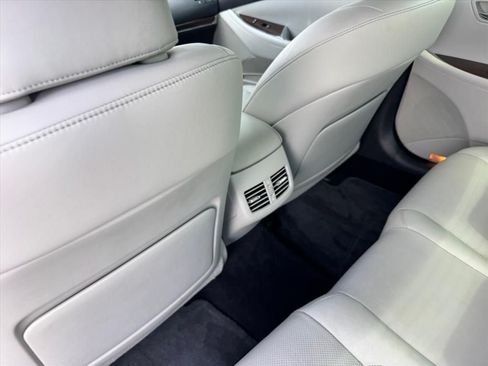 Used 2011 Lexus ES 350 FWD image 12