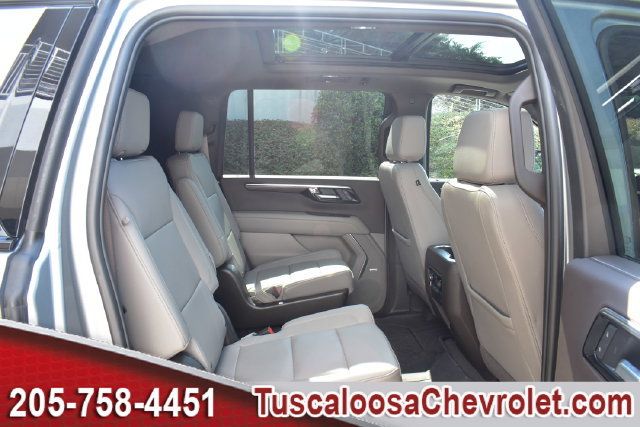 Used 2025 Chevrolet Suburban Z71 w/ Comfort Package AWD/4WD image 31