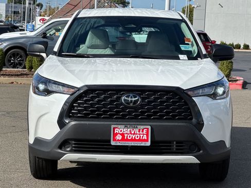 Certified 2024 Toyota Corolla Cross L image 10