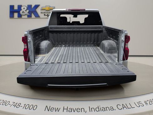 Used 2022 Chevrolet Silverado 1500 LT AWD/4WD image 27