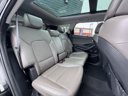 Used 2017 Hyundai Santa Fe AWD image 24