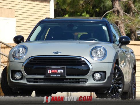 Used 2017 MINI Cooper Clubman FWD image 2