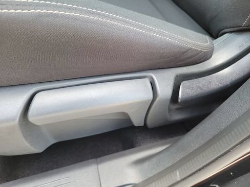 Used 2024 Nissan Rogue S FWD image 17