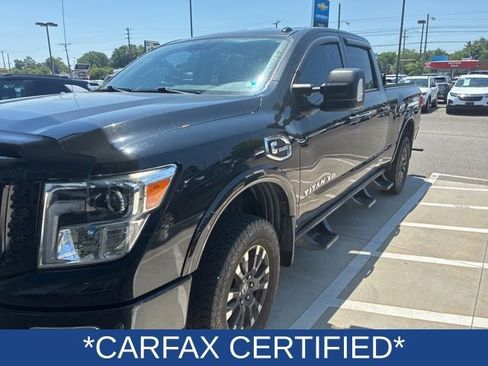 Used 2017 Nissan Titan PRO-4X AWD/4WD image 2