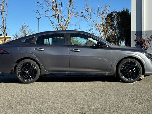 New 2026 Nissan Sentra SR w/ Floor Mat Package image 3