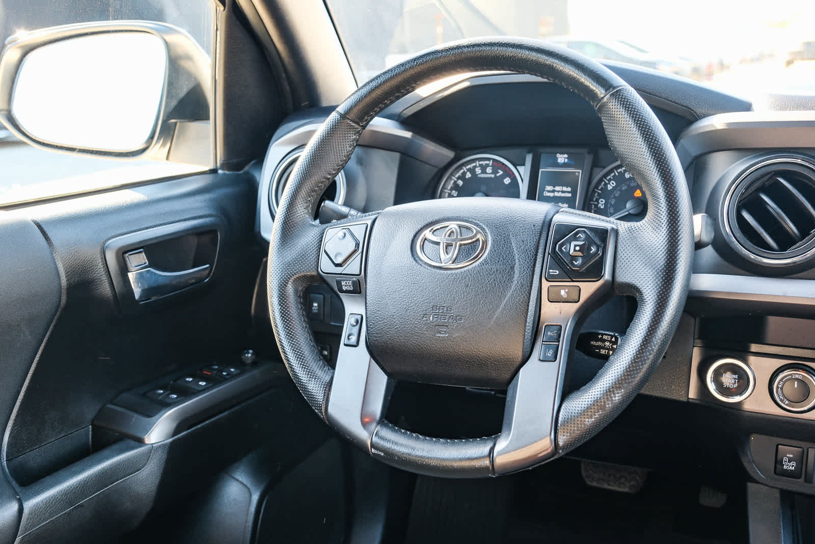 Certified 2022 Toyota Tacoma TRD Off-Road w/ Technology Package AWD/4WD image 19