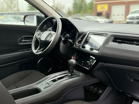 Used 2017 Honda HR-V EX image 39