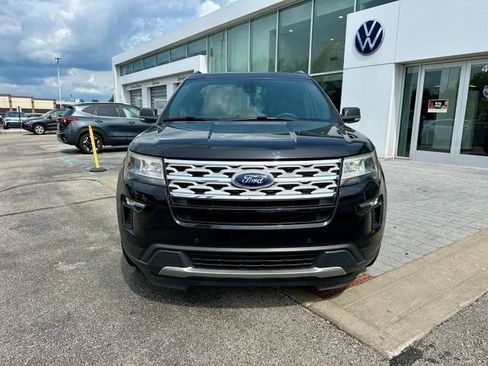 Used 2019 Ford Explorer XLT w/ Equipment Group 202A FWD image 2