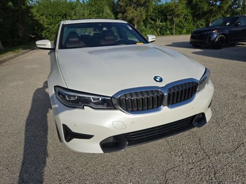 Used 2022 BMW 330i Sedan w/ Premium Package 2 RWD image 8