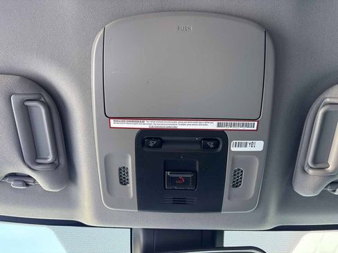 Used 2021 Toyota Camry SE w/ Carpet Mat Package (TMS) FWD image 26