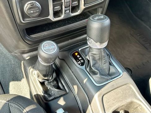 Used 2022 Jeep Wrangler Unlimited Sport AWD/4WD image 18