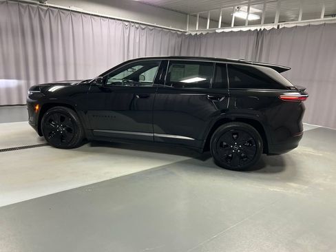 Used 2024 Jeep Wagoneer Launch Edition image 4