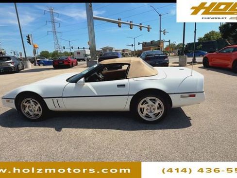 Used 1990 Chevrolet Corvette Convertible RWD image 5