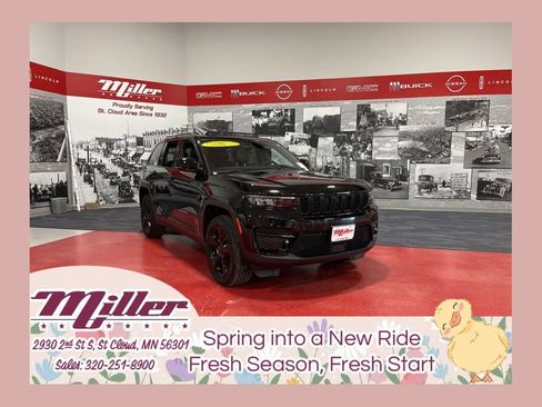 Used 2023 Jeep Grand Cherokee Altitude image 1