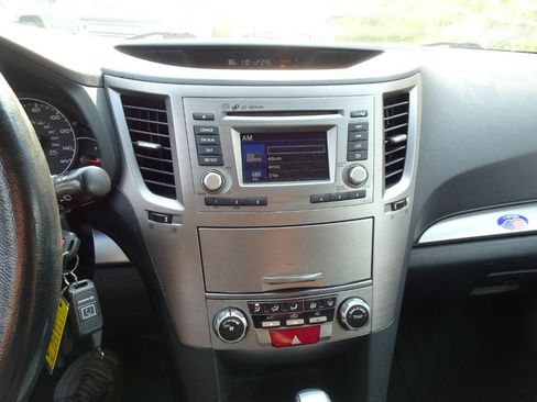 Used 2014 Subaru Outback 2.5i Premium w/ Accessory Value Package (OYX) AWD/4WD image 18