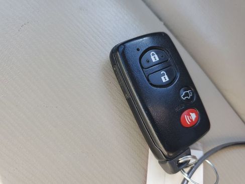 Used 2014 Toyota Venza XLE image 38