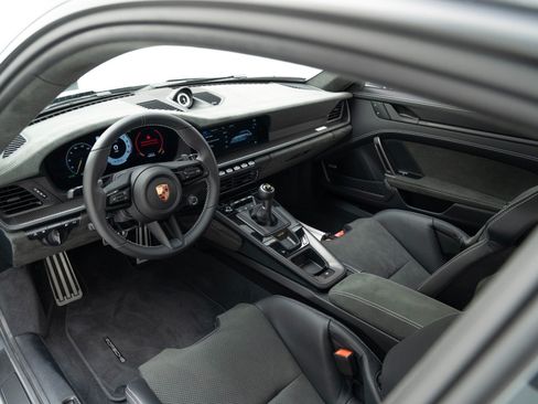 Certified 2026 Porsche 911 GT3 RWD image 4