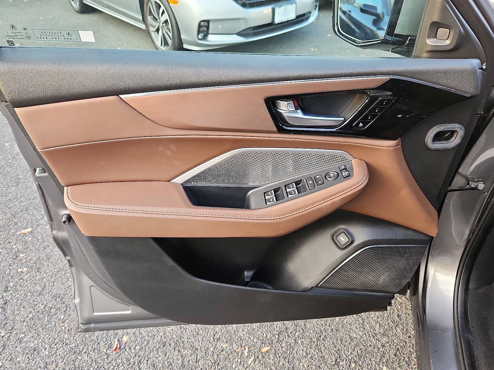 Used 2024 Acura MDX w/ Technology Package AWD/4WD image 12
