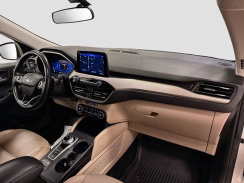 Used 2021 Ford Escape SEL w/ Technology Package FWD image 29