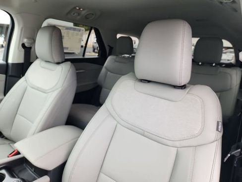 New 2026 Ford Explorer Active w/ Active Comfort Package image 13