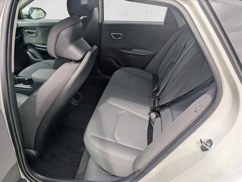 Used 2025 Kia K4 FWD image 16