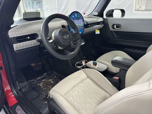 Certified 2025 MINI Cooper 2-Door Hardtop image 9