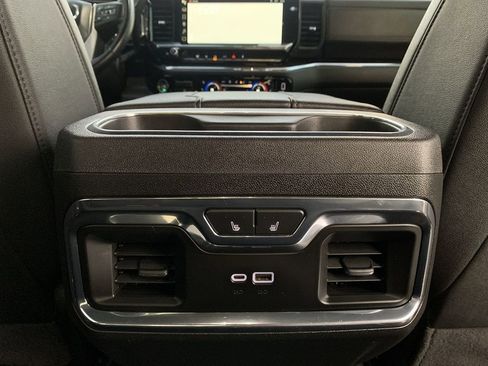 Used 2024 GMC Sierra 3500 SLT w/ SLT Premium Package image 31