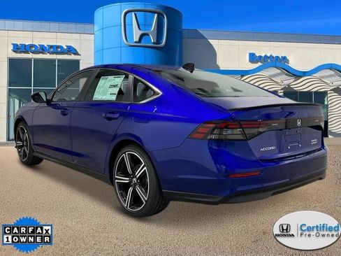 Used 2025 Honda Accord Sport image 3
