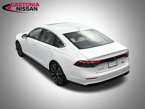 Used 2024 Honda Accord Touring image 29