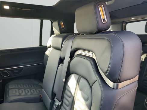 Used 2023 Rivian R1S Adventure image 19