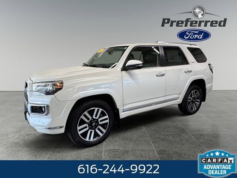 Used 2017 Toyota 4Runner Limited w/ Four Season Floor Mat Package AWD/4WD image 10