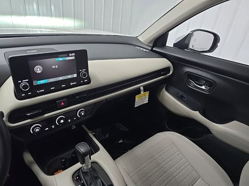 Certified 2025 Honda HR-V LX image 25