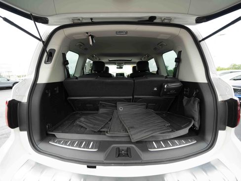 Used 2023 INFINITI QX80 Premium Select w/ All-Season Package AWD/4WD image 28