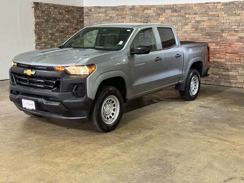 Used 2024 Chevrolet Colorado W/T w/ Advanced Trailering Package RWD image 2