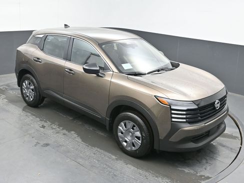 New 2026 Nissan Kicks S image 30