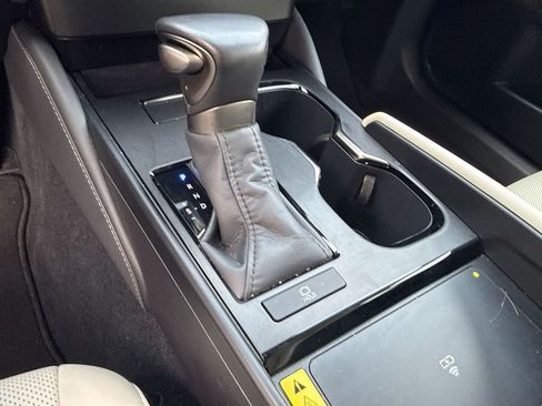 Used 2025 Lexus ES 350 w/ Premium Package image 20