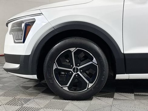 Used 2023 Kia Niro EX image 31