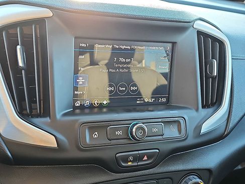 Used 2024 GMC Terrain SLE image 17