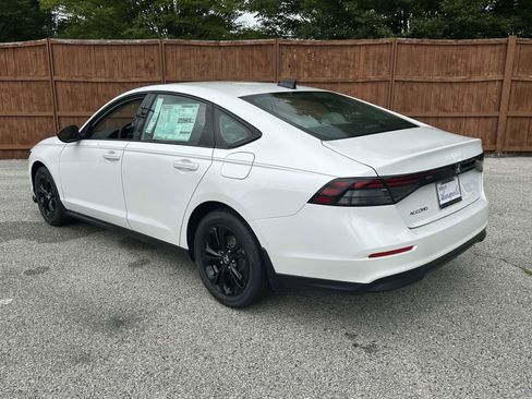 New 2025 Honda Accord SE image 19