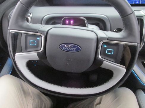 New 2025 Ford Expedition Platinum w/ Platinum Ultimate Package image 38