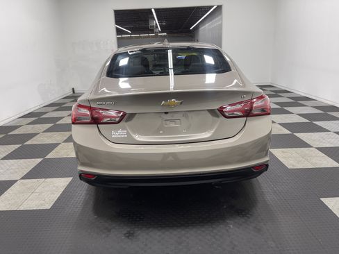 Used 2022 Chevrolet Malibu LT image 3