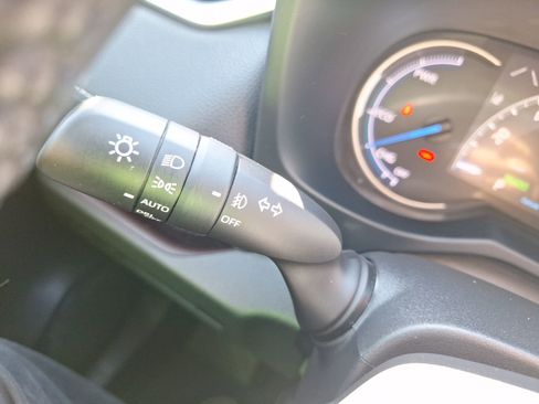 Used 2022 Toyota RAV4 Limited image 24