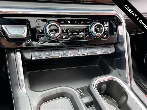 Used 2025 GMC Sierra 3500 Denali Ultimate AWD/4WD image 16