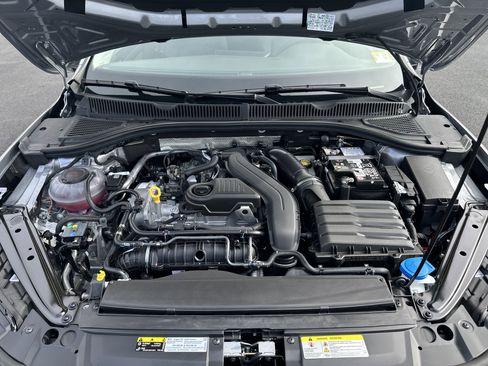New 2025 Volkswagen Jetta SE image 10