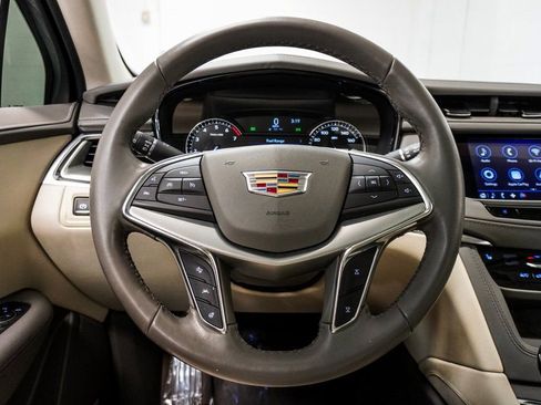 Used 2020 Cadillac XT5 Premium Luxury image 16