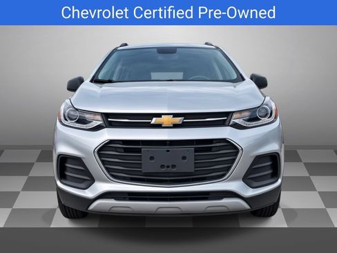 Certified 2020 Chevrolet Trax LT w/ LT Convenience Package AWD/4WD image 2