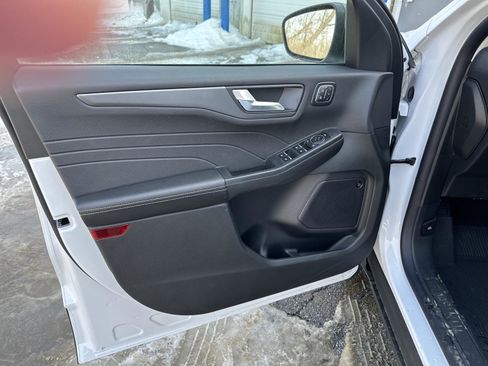 New 2025 Ford Escape PHEV image 6