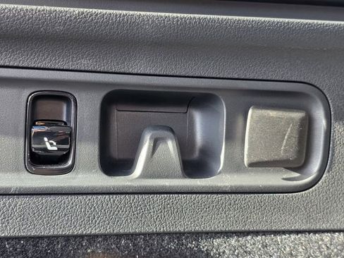 Used 2024 Mercedes-Benz GLC 300 image 10