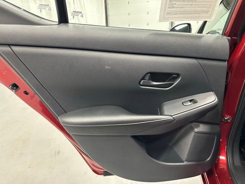 Used 2025 Nissan Sentra SV image 38