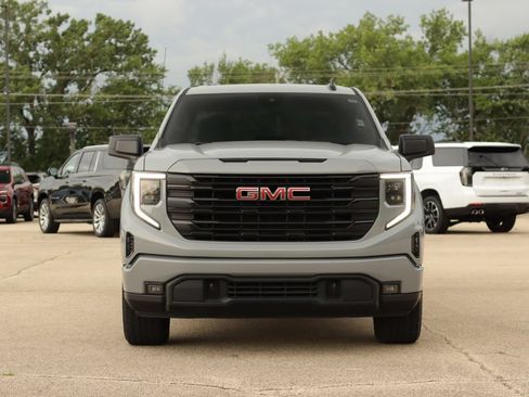 Used 2024 GMC Sierra 1500 Elevation AWD/4WD image 2